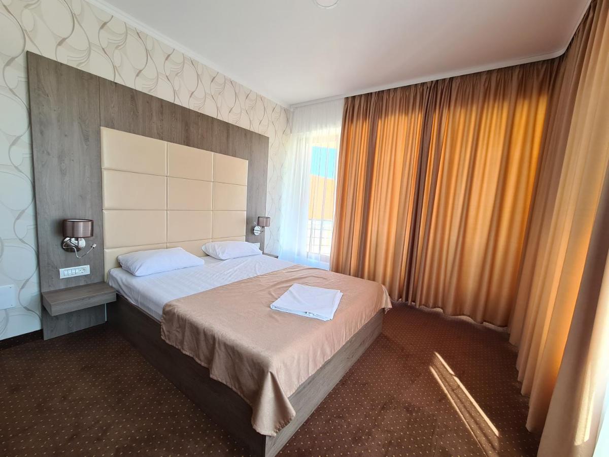 Hotel Bulevard ฟาการาช ภายนอก รูปภาพ